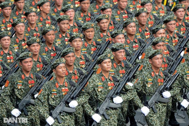 Ngắm Lễ diễu binh hùng tráng, rộn ràng đường phố Thủ đô dịp Quốc khánh 2015 - 33