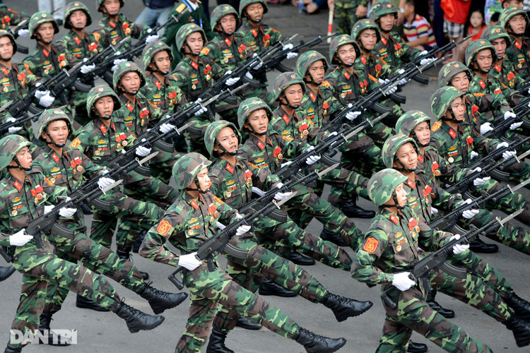 Ngắm Lễ diễu binh hùng tráng, rộn ràng đường phố Thủ đô dịp Quốc khánh 2015 - 31