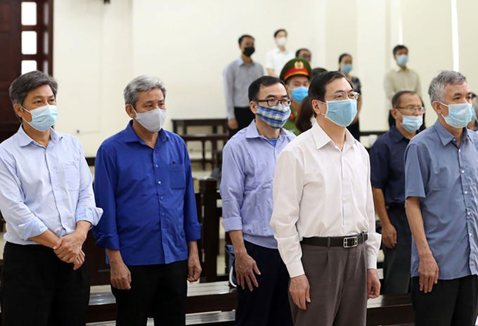 Các bị cáo tại toà. Ảnh: TTXVN.