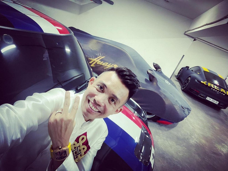 Bên trong garage siêu xe hoành tráng của giới đại gia Việt