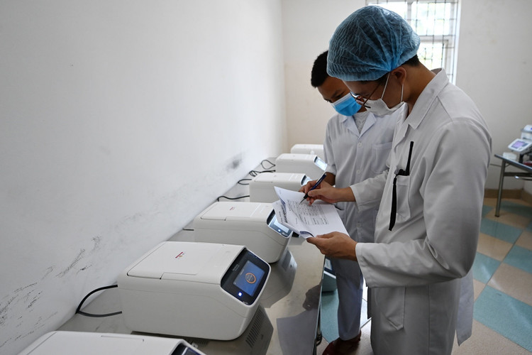 Trung tam xet nghiem Covid-19 anh 11