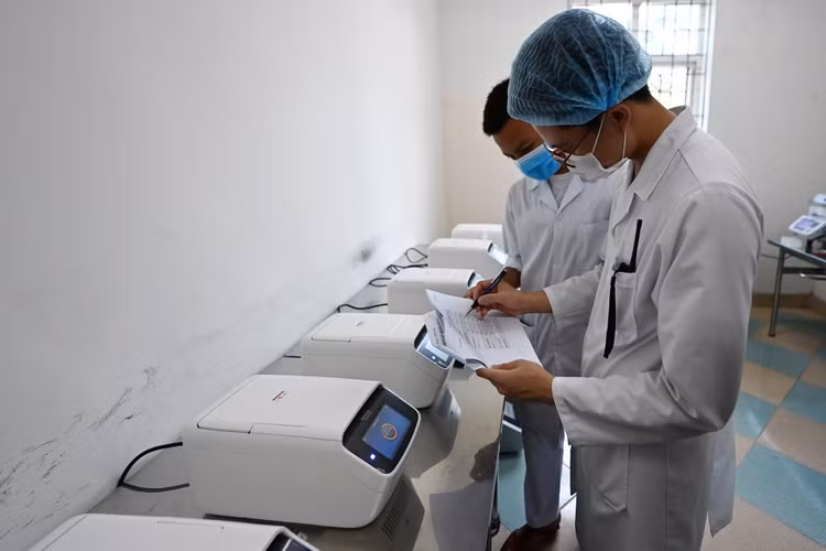 Trung tam xet nghiem Covid-19 anh 11