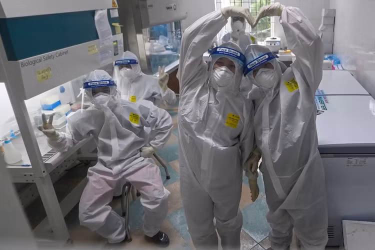 Trung tam xet nghiem Covid-19 anh 12