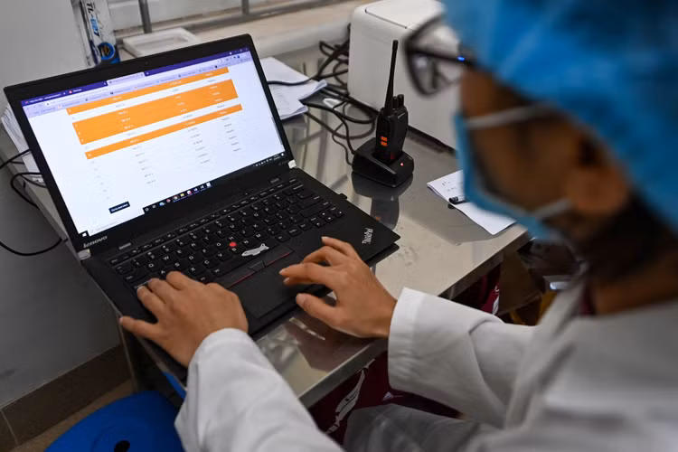 Trung tam xet nghiem Covid-19 anh 8