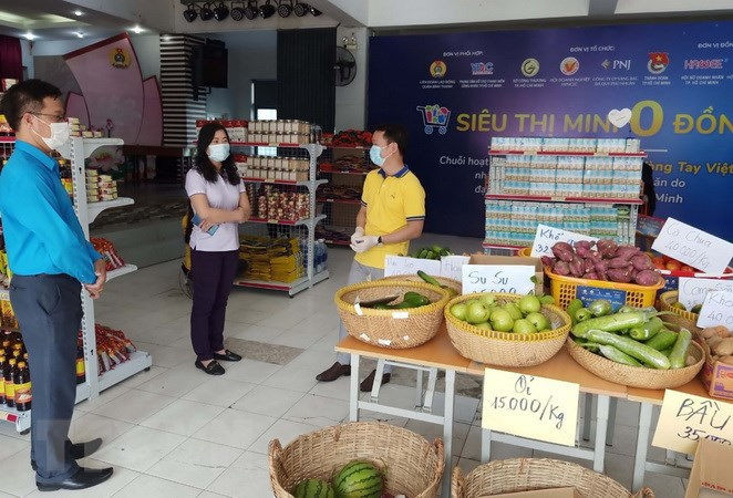 Uu tien tiep te hang tieu dung thiet yeu den vung dich TP.HCM hinh anh 1