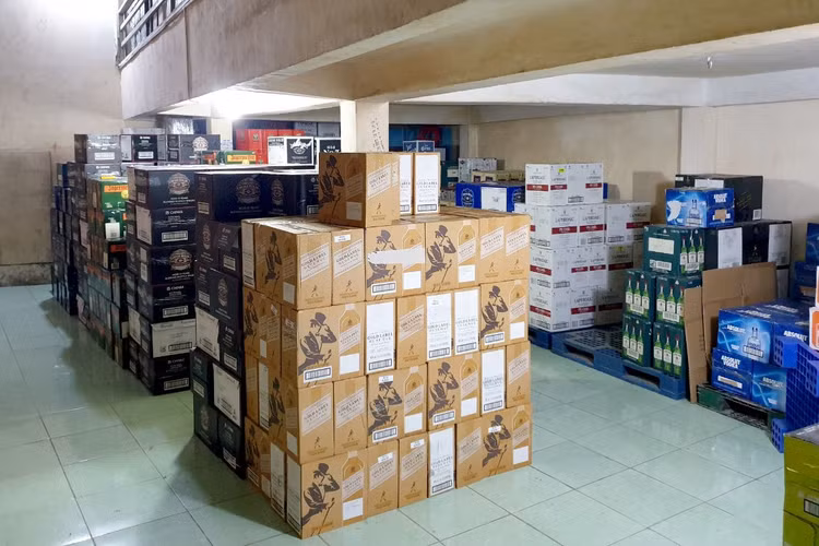 Kho hàng điện lạnh nội bất xuất, ngoại bất nhập ở TPHCM - 4