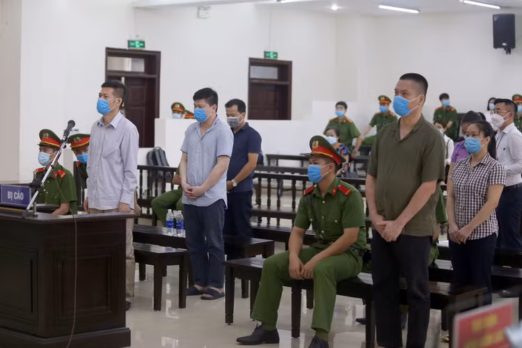 Xet xu Giam doc CDC Ha Noi anh 2