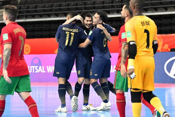 Bảng xếp hạng futsal World Cup: Việt Nam xuống hạng ba trong nhóm 6 đội hạng ba - ảnh 2