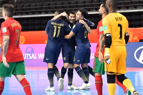 Bảng xếp hạng futsal World Cup: Việt Nam xuống hạng ba trong nhóm 6 đội hạng ba - ảnh 2