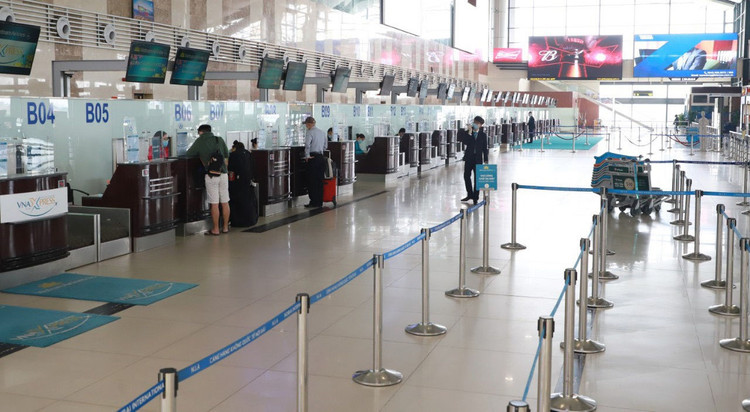 Đề xuất áp giá sàn vé máy bay đang gặp nhiều ý kiến phản ứng từ người dân, chuyên gia /// Ngọc Thắng