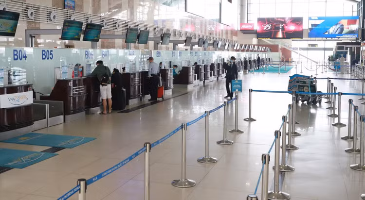 Tước quyền đi máy bay của hàng triệu người nếu áp sàn giá vé ảnh 1 Đề xuất áp giá sàn vé máy bay đang gặp nhiều ý kiến phản ứng từ người dân, chuyên gia /// Ngọc Thắng