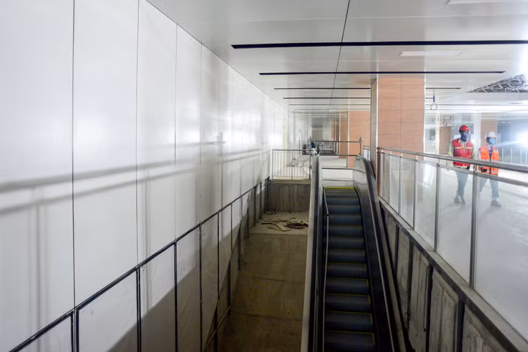 Xâm nhập 2 ga ngầm tuyến metro số 1 - 4