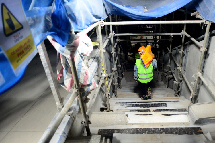 Xâm nhập 2 ga ngầm tuyến metro số 1 - 11