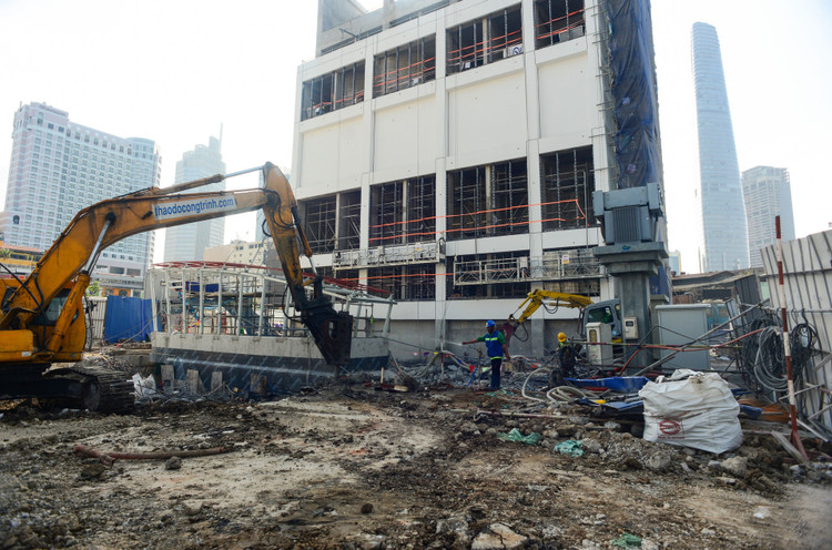 Xâm nhập 2 ga ngầm tuyến metro số 1 - 8