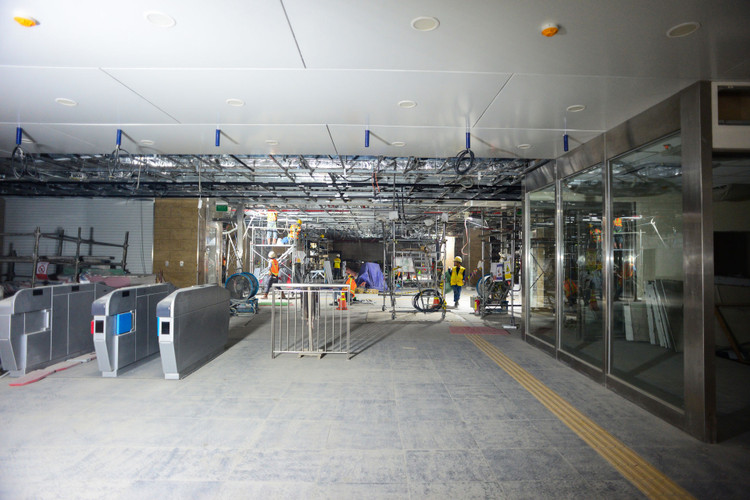 Xâm nhập 2 ga ngầm tuyến metro số 1 - 5