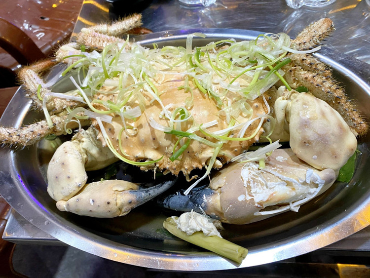 Xuất hiện loại cua lạ mắt, hiếm gặp, nhà giàu đua nhau săn về ăn - 3