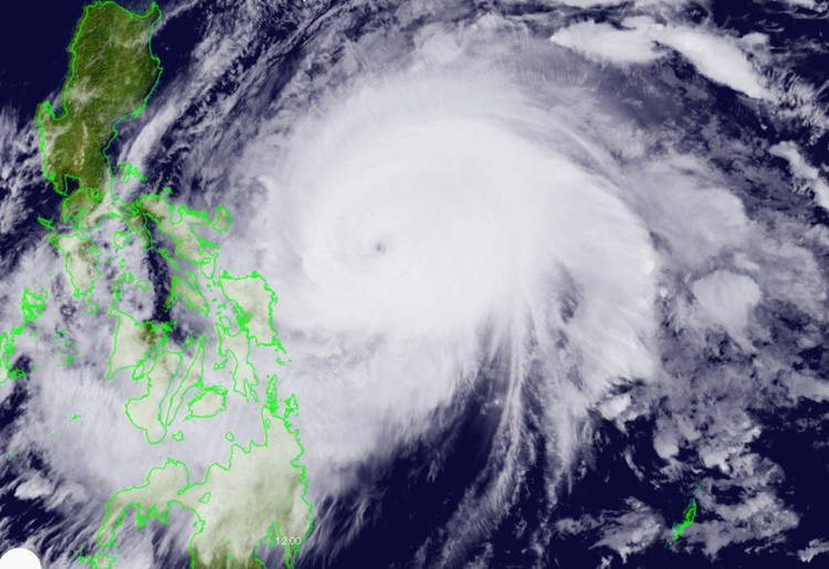 sieu bao gan Bien Dong anh 2