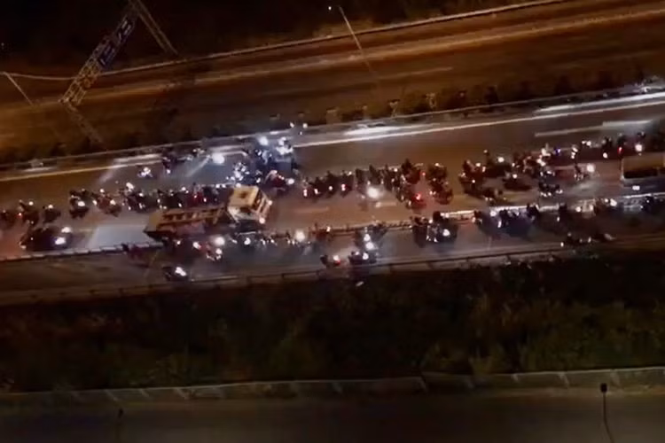 quai xe chan cao toc dua xe anh 1