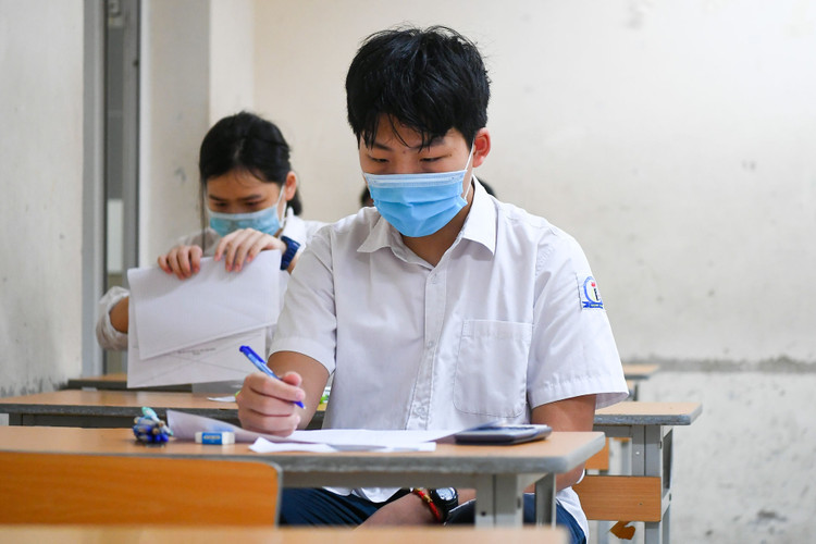 Đáp án gợi ý giải đề thi môn Toán vào lớp 10 THPT của Hà Nội - 1