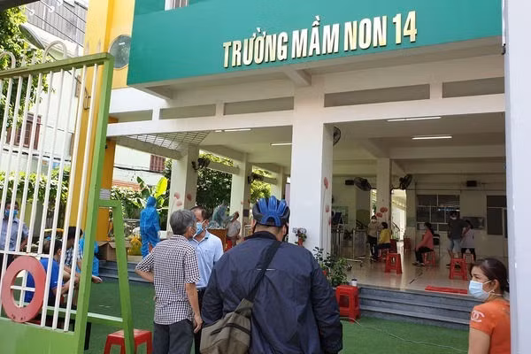 Một khu vực bầu cử có 2 ca nhiễm Covid-19, TP.HCM lấy mẫu hơn 2.000 người