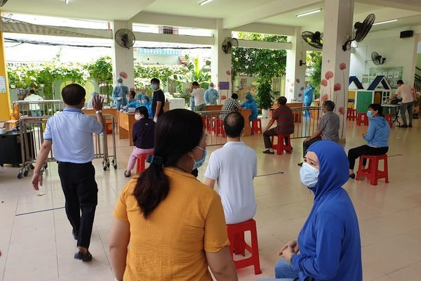 Một khu vực bầu cử có 2 ca nhiễm Covid-19, TP.HCM lấy mẫu hơn 2.000 người