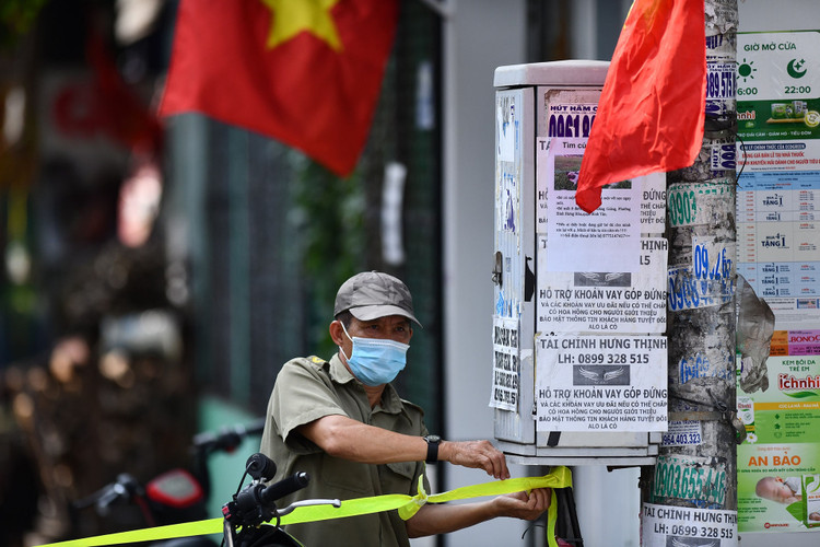 cach ly F1 tai nha anh 2