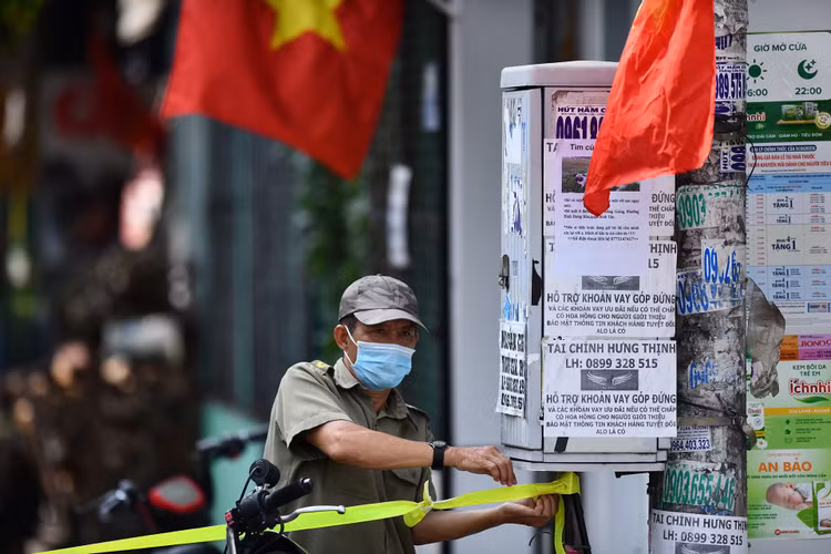 cach ly F1 tai nha anh 2