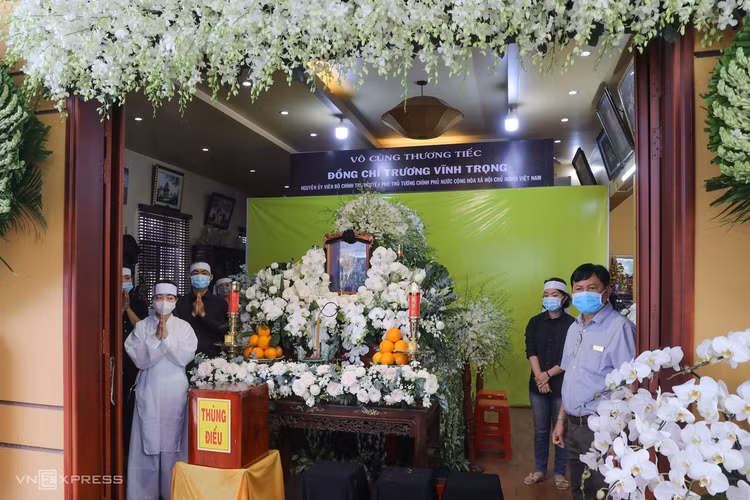 Người dân viếng nguyên Phó thủ tướng Trương Vĩnh Trọng ảnh 2