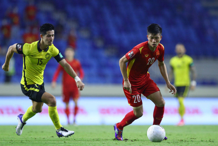 Tan truong cao diem nhat tran Viet Nam 2-1 Indonesia anh 9