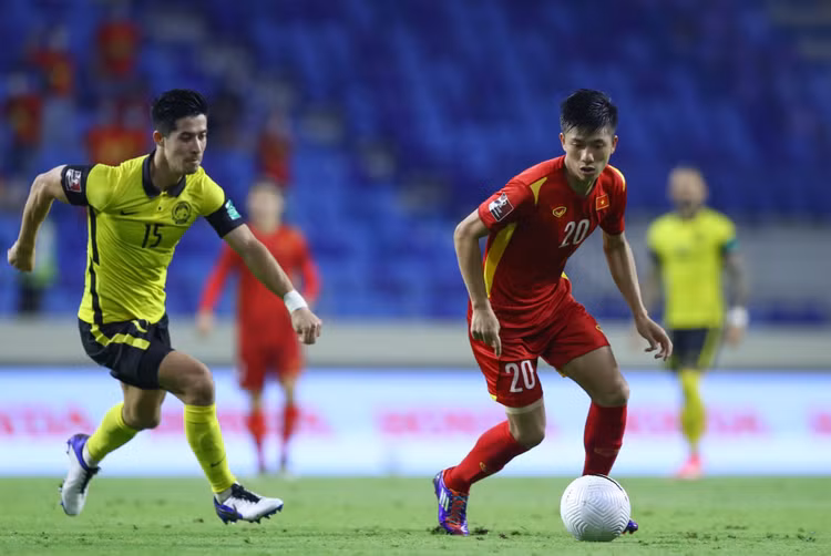 Tan truong cao diem nhat tran Viet Nam 2-1 Indonesia anh 9