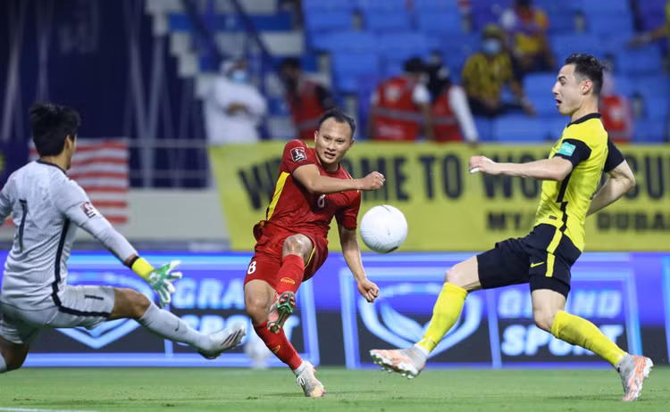 Tan truong cao diem nhat tran Viet Nam 2-1 Indonesia anh 8