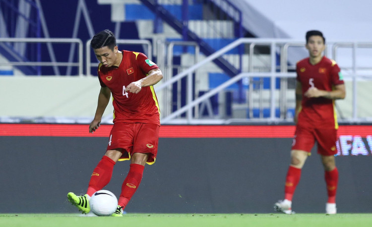 Tan truong cao diem nhat tran Viet Nam 2-1 Indonesia anh 2