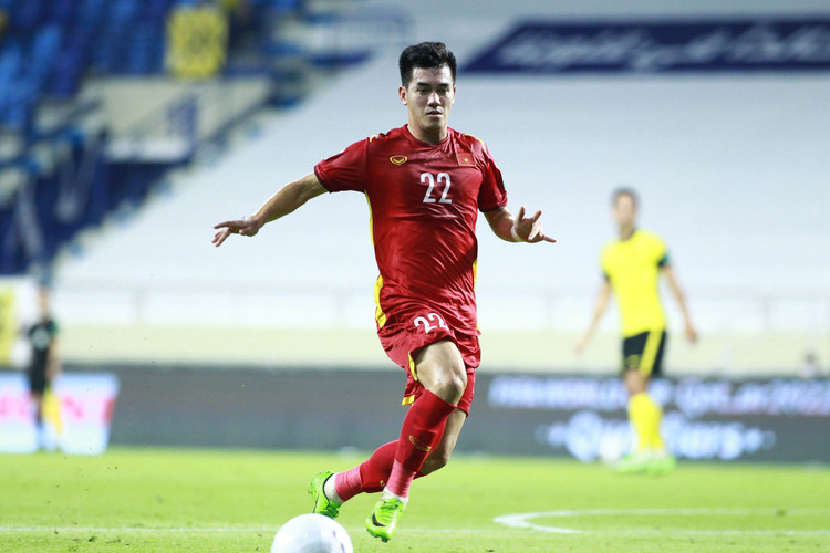 Tan truong cao diem nhat tran Viet Nam 2-1 Indonesia anh 11