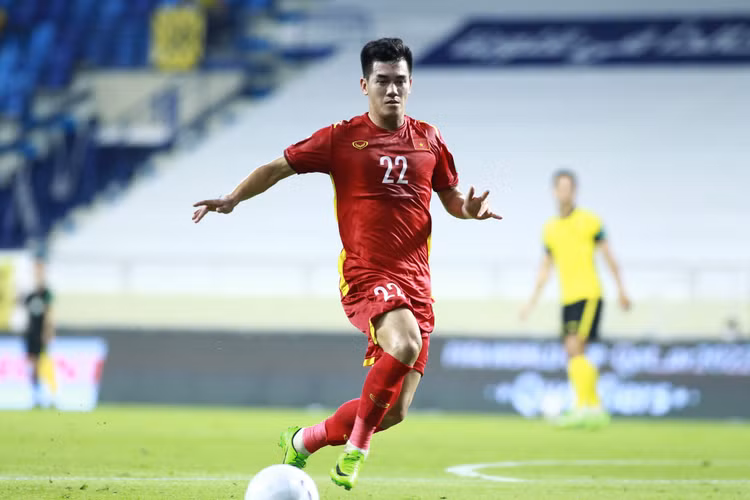 Tan truong cao diem nhat tran Viet Nam 2-1 Indonesia anh 11