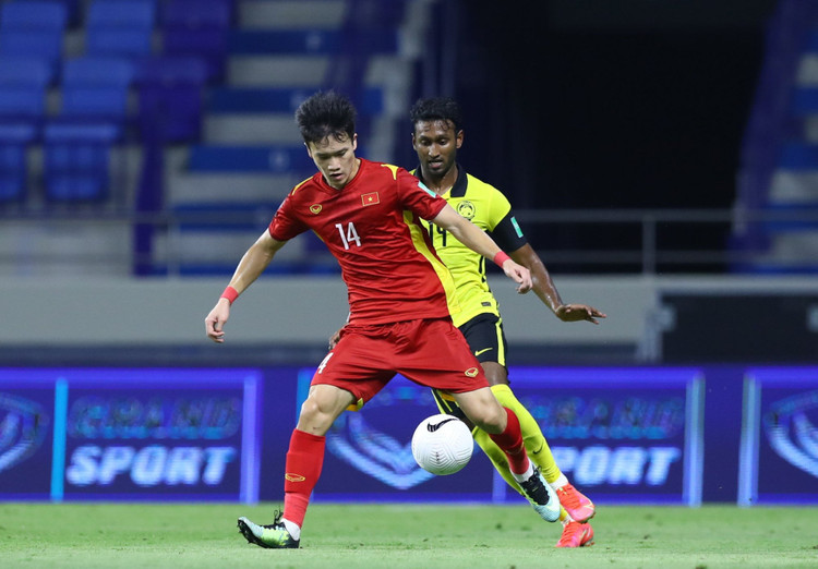 Tan truong cao diem nhat tran Viet Nam 2-1 Indonesia anh 6