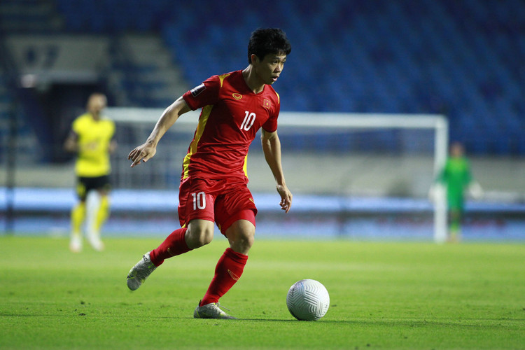 Tan truong cao diem nhat tran Viet Nam 2-1 Indonesia anh 10