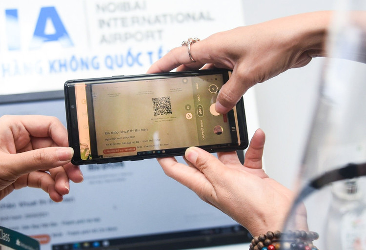 san bay Noi Bai dong duc hanh khach anh 5