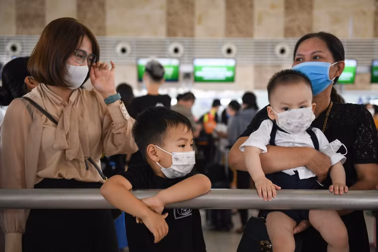 san bay Noi Bai dong duc hanh khach anh 11