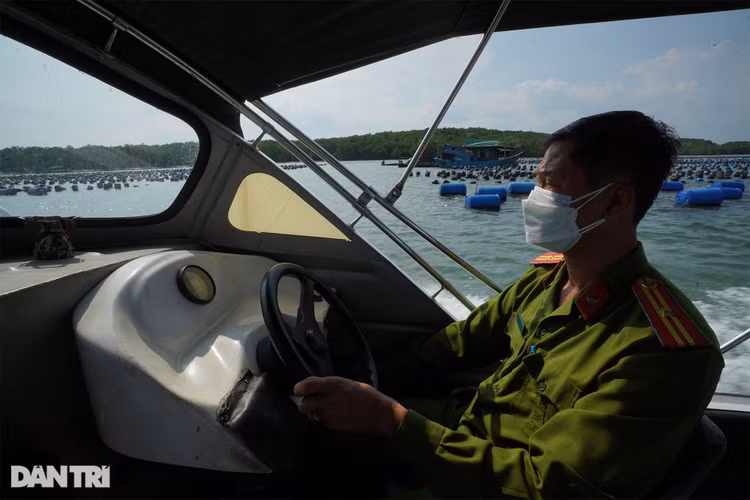 Trắng đêm bảo vệ vùng xanh trên biển tại xã đảo duy nhất ở TPHCM - 9