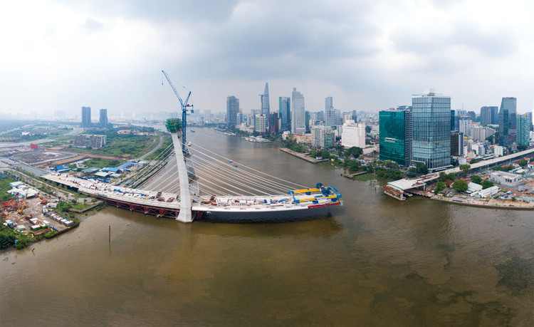 cau Thu Thiem 2 anh 1