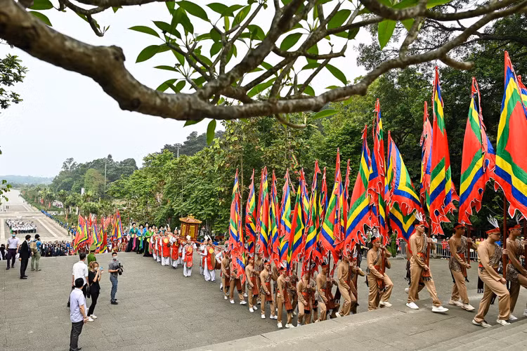 Chu tich nuoc dang huong tuong nho vua Hung anh 3