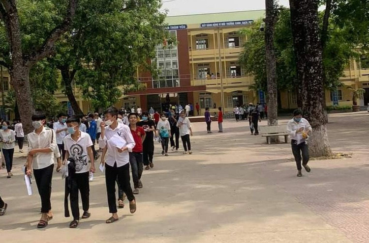 Thí sinh khóc vì Trốn tìm của Đen Vâu vào đề thi Toán lớp 10 THPT - 2