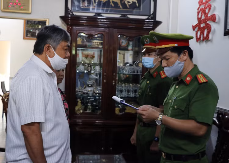 Khởi tố, bắt tạm giam nguyên Phó Chủ tịch Thường trực UBND tỉnh Phú Yên - 2