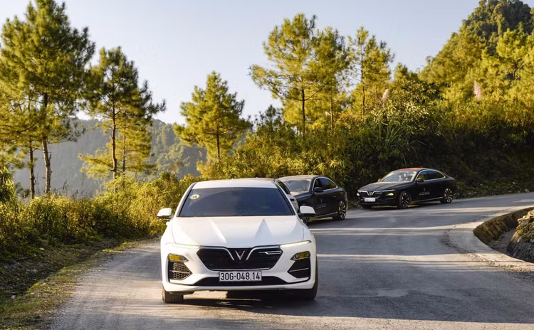 Khách hàng của VinFast được miễn phí 3 năm bảo dưỡng khi mua xe online - 2