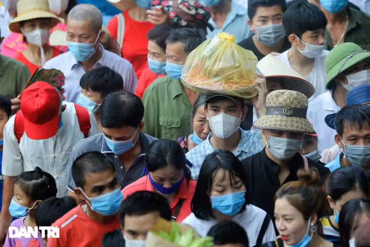 Biển người đổ về lễ hội Đền Hùng trong ngày Quốc Giỗ - 6