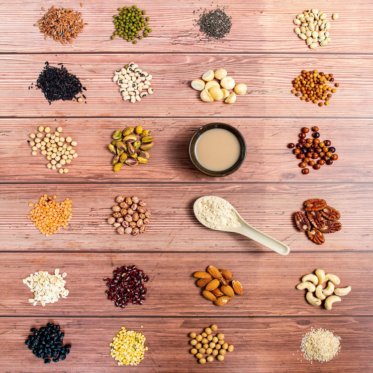 Sản phẩm LovingNut được làm từ 22 loại hạt.