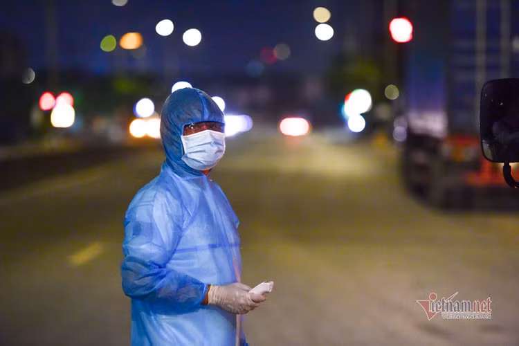 TP.HCM kích hoạt 12 chốt, ngày đêm đo thân nhiệt phòng dịch Covid-19