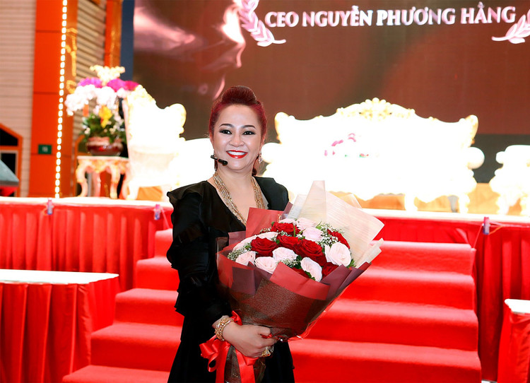 hien tuong Nguyen Phuong Hang anh 2
