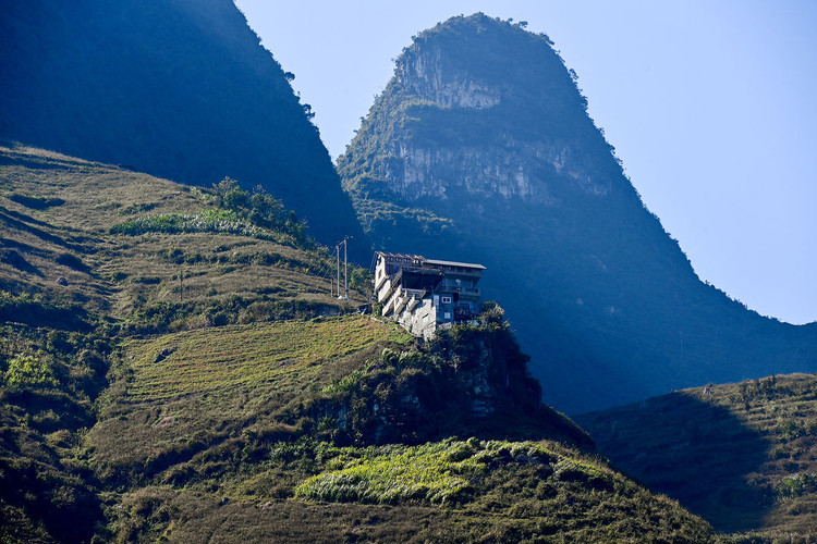 Nhà hàng ở Mã Pì Lèng sau nửa năm 'cải tạo' ảnh 1