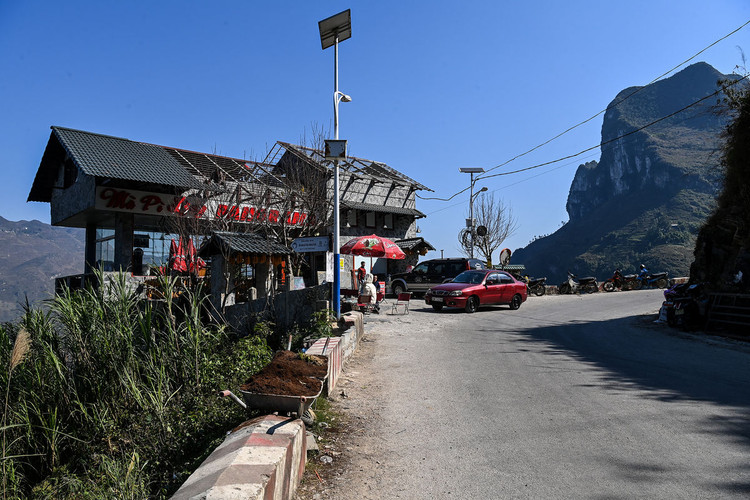 Nhà hàng ở Mã Pì Lèng sau nửa năm 'cải tạo' ảnh 8